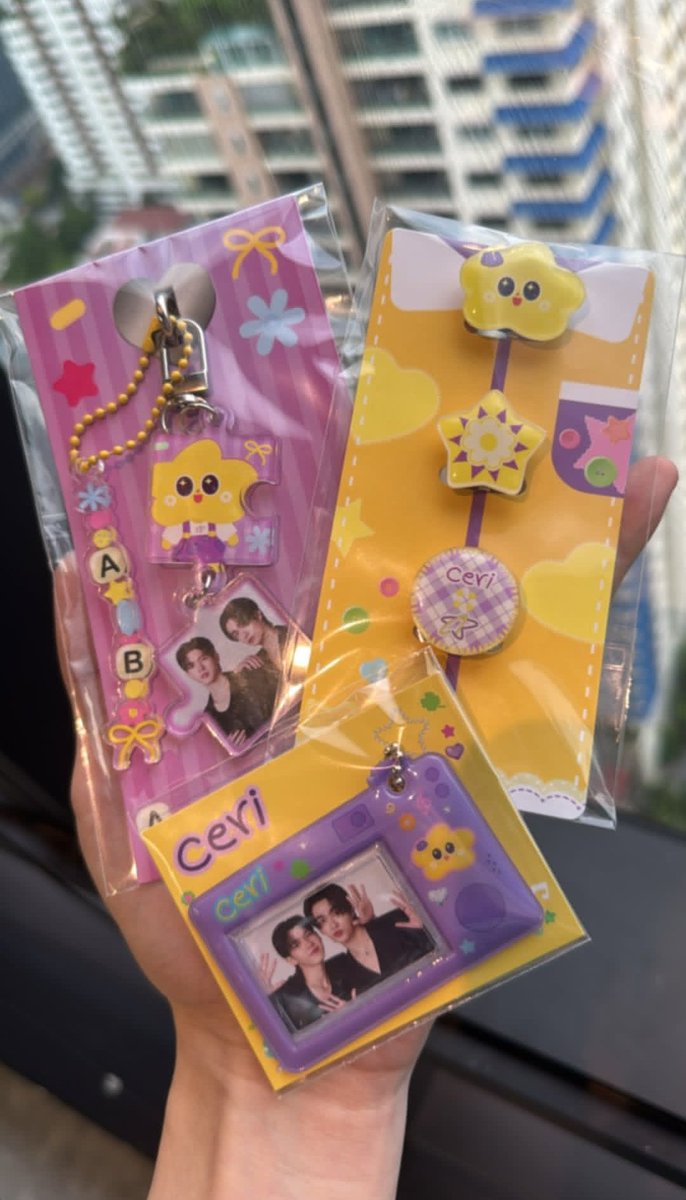 AB_foryou0928's tweet photo. Cute🥹🥹
DedeLyly being the biggest supporter of AouBoomCeri 💛💜🌟

#AouBoom #CERI https://t.co/aJiPxh4cQa