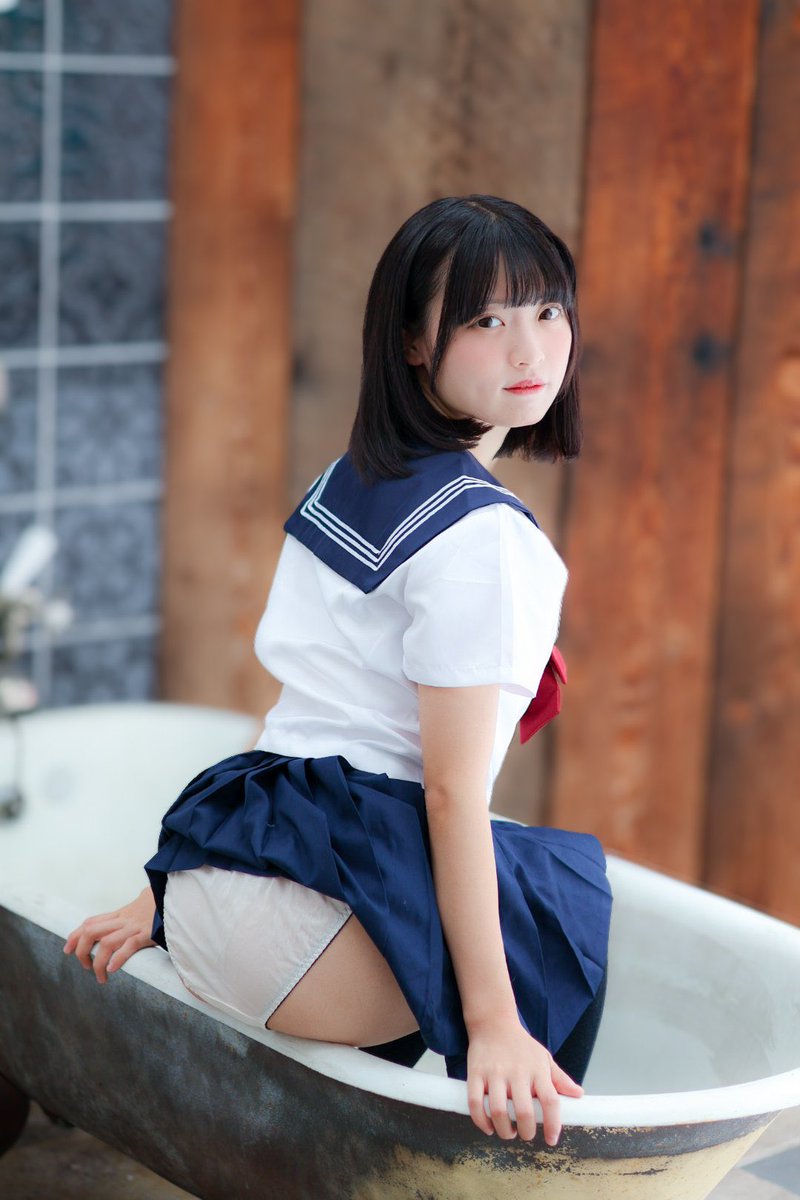 momose_seina's tweet photo. 履くの？履かないの？履くの？履かないの？

履いてるんですけど〜〜〜〜〜！！！🐰 https://t.co/PpSaYfGsQV