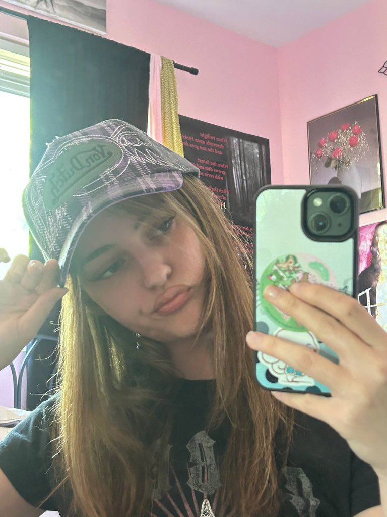 cataleyyya_'s tweet photo. no sexy nightmares that’s a waste of a sleep https://t.co/iDCmOdgXRQ