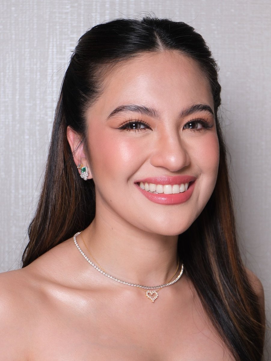 JAmantesPH's tweet photo. Julie Anne San Jose brought that Golden Glow to the grand opening of Avignon Shangri-La Plaza! 😍✨️

📸: moriellim
https://t.co/jRiu9aQgvT

#GoldenGlow #ThisTimeItsAvignon
#JulieAnneForAvignon
#JulieAnneSanJose | @MyJaps https://t.co/5OkFldu1uW