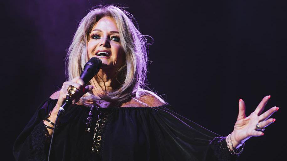 EurovisionNewZ's tweet photo. 🇬🇧Bonnie Tyler, one of the biggest superstars in the world and UK’s representative in #Eurovusion 2013 has passed away. 

R.I.P https://t.co/ahAY0AWPog
