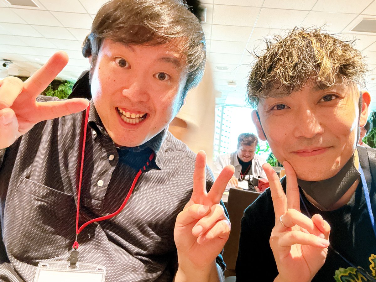 ryoochan0331's tweet photo. 店舗対抗戦の最終結果は4-3でフィニッシュ✨
最後の試合後に、つめ店長とパシャリ📷
@hitotsume99 

#DMMマイカ　#vow https://t.co/BN1bzyIqTA
