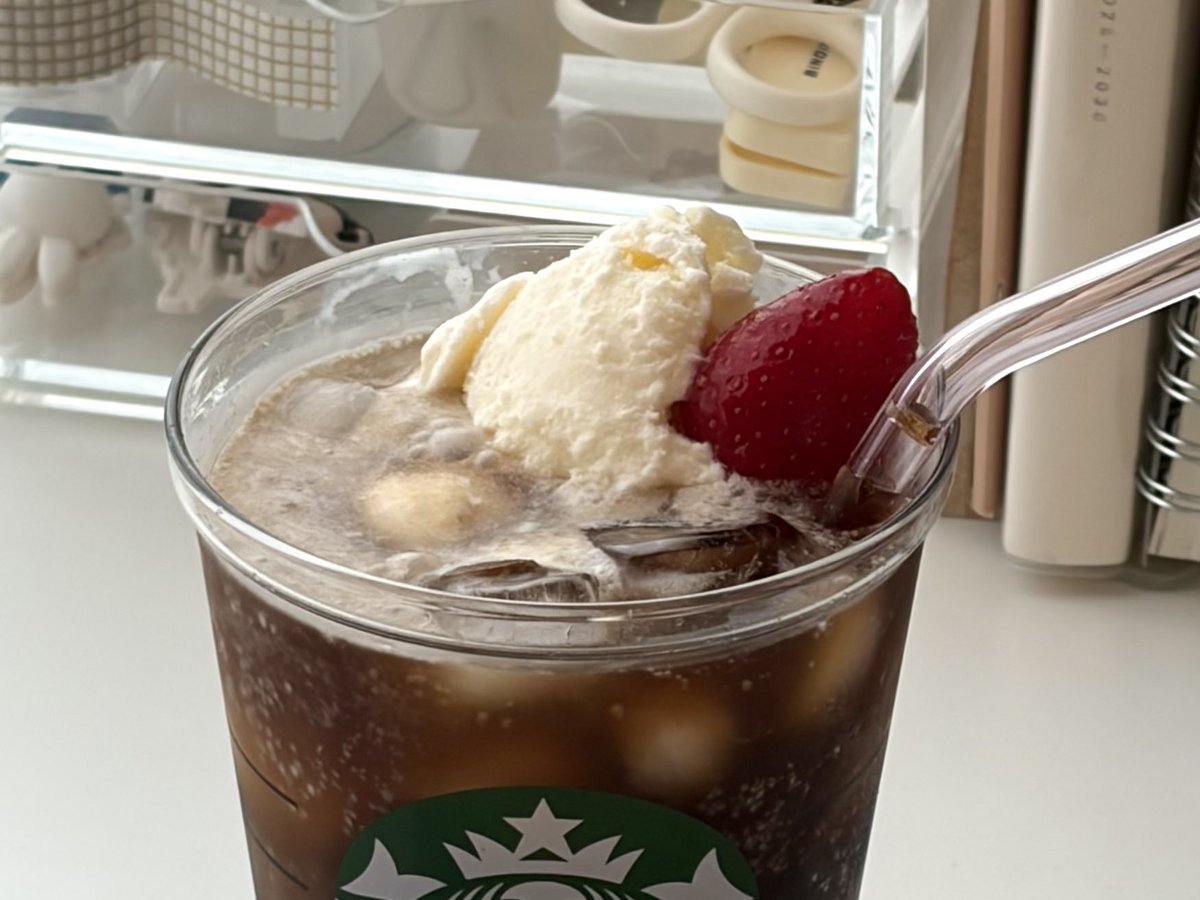 s4k_u_'s tweet photo. コーラフロート作り https://t.co/9zymQsBf1H