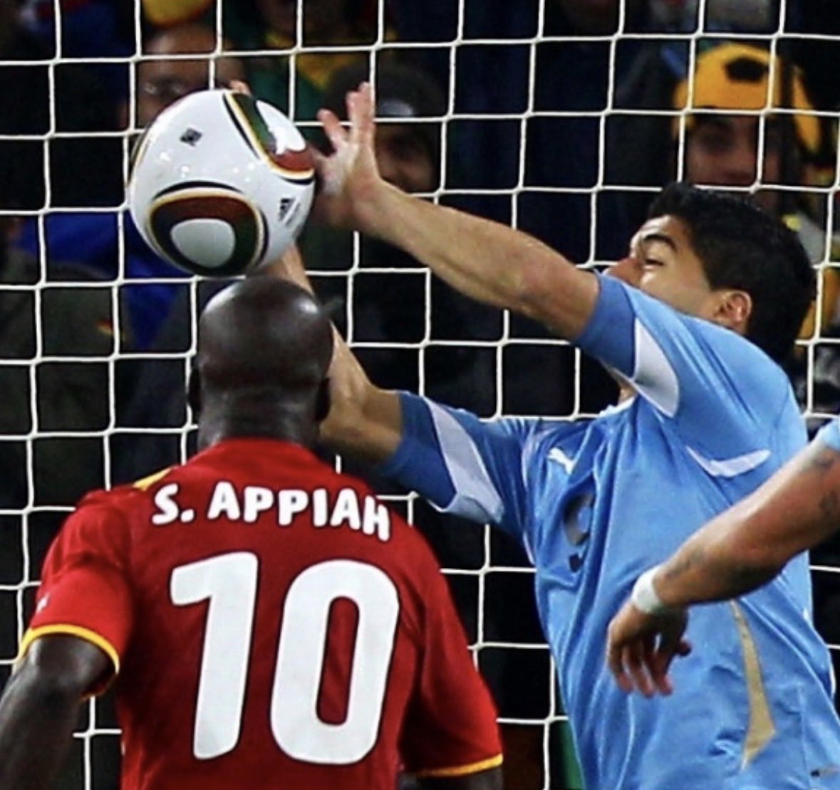 walkernotwalk's tweet photo. This Suárez is absolutely insane. Just like when he single-handedly saved Uruguay, eFootball gave him ridiculously high Goalkeeper Clearing.
#efootball #イーフト https://t.co/aReSLpsX1a