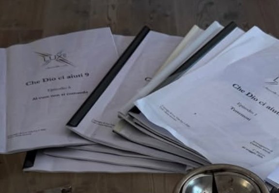 book_lovher's tweet photo. Ep. 1 - Terremoti
Ep. 6 - Al cuore non si comanda
(a occhio hanno i copioni per i primi 9 episodi)
#cdca9 https://t.co/feXgGwRXAA