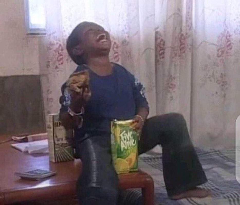 Fikayofmars's tweet photo. Everybody Dey chop Africa 85th minute collapse bonanza e reach my turn dem wan deny me bread https://t.co/nTRX0Yqwpp