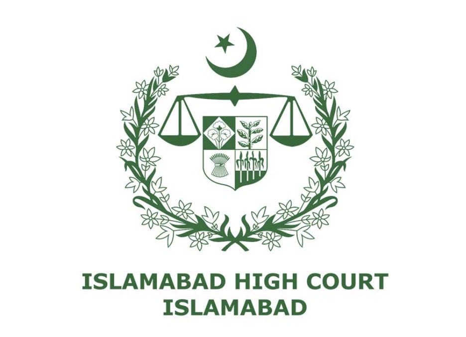 MujahidNaama's tweet photo. ایک اور تاریخ ساز فیصلہ
اسلام آباد ہائی کورٹ نے توہین کے مبینہ مقدمات میں قید تین مزید نوجوانوں کی ضمانت منظور کرلی۔ جسٹس سردار اعجاز اسحاق نے بلاسفیمی بزنس گینگ کے ٹریپ کیے ہوئے تین نوجوانوں کی ضمانت منظور کرلی۔ یہ بلاسفیمی بزنس گینگ اور اس کے دیہاڑی دار وکیلوں کی شکست فاش ہے۔ وہ اُمید جو ان بچوں پر بنائے گئے ناجائز مقدمات کے خلاف آواز اُٹھانے سے پیدا ہوئی تھی اُس کے ثمرات آنا شروع ہو گئے ہیں اور توہین کا کاروبار کرنے والوں کو نوشتہ دیوار نظر آنے لگا ہے۔
#BlasphemyBusinessGang