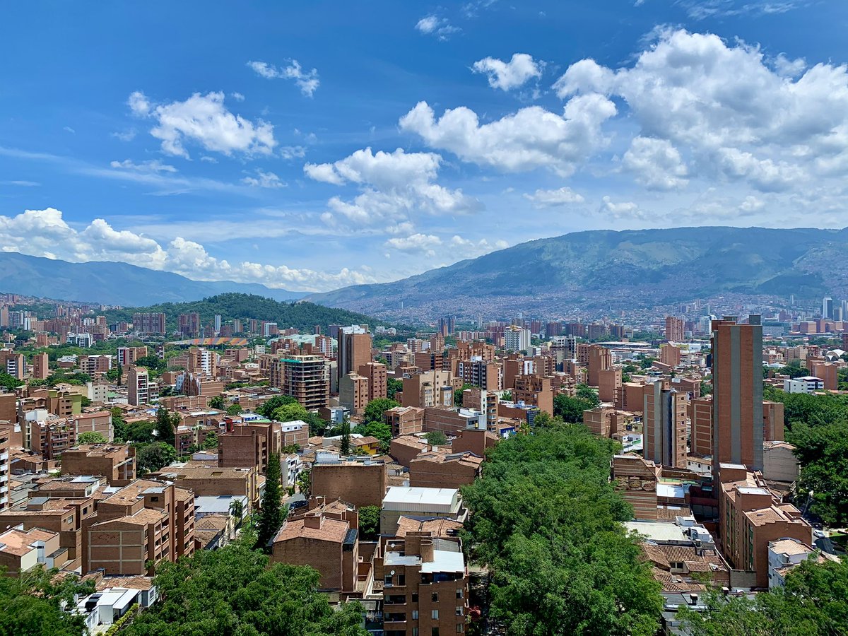 KLERBOX's tweet photo. Medellín, ciudad de la eterna primavera 🌞
Medellín del recuerdo bonito de la vida feliz… https://t.co/MeBPkW8t6f
