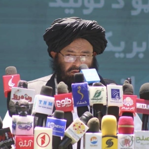 Hamaun_afghan's tweet photo. د کانونو او پټرولیم محترم وزیر د جبل‌السراج د سمنټو د دویمې فابریکې د پرانیستې په مراسمو کې ګډون وکړ
د جبل‌السراج د ارګ په ماڼۍ کې په دغه پار جوړه شوې غونډه کې د رئیس ‌الوزراء اقتصادي مرستیال محترم ملا عبدالغني برادر اخوند، د رئیس الوزراء اداري مرستیال محترم مولوي عبدالسلام حنفي https://t.co/ooCzq5I1x4
