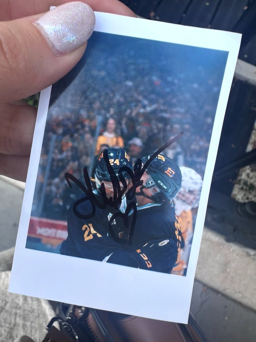 hudsonwupdates's tweet photo. Hudson Williams signed a polaroid photo of Shane and Ilya for a fan yesterday in Paris! 

(via dicmferreira) https://t.co/ZEEG2esVZP
