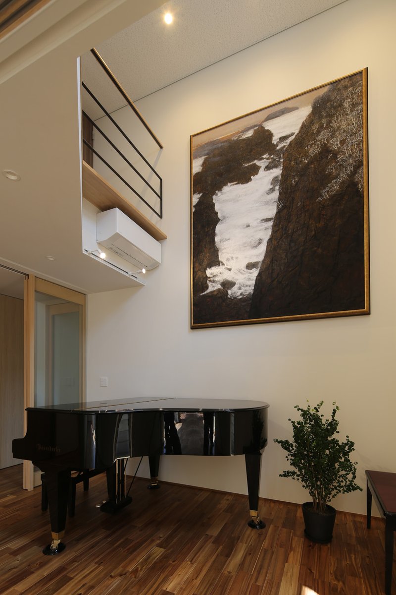 prime_archi's tweet photo. 【ベーゼンドルファーを囲む家】のPhotobookをUPしました。
音楽を愛する家族のための2世帯住宅です。
ベーゼンドルファーのピアノを建物の中心に配置し、
このピアノスペースに向かって、リビングダイニングを展開。
ピアノとともに生活することをイメージした住宅です。
https://t.co/kqcgMVgXvb https://t.co/5qlv5jc2mZ