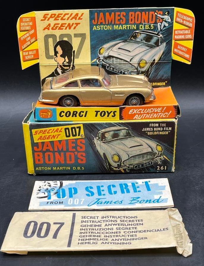 easyliveauction's tweet photo. 🧸 Take a trip down memory lane with an auction packed full of nostalgia, collectability &amp; childhood favourites!

🚂 Model, Vintage &amp; Retro Toys
🗓 Fri 10th July | From 10am BST
📍 Best Model Toys | 201 Lots

Register &amp; bid: https://t.co/KHaPPgFJ75

#LEGO #DinkyToys #CorgiToys https://t.co/1sCldkzvr6