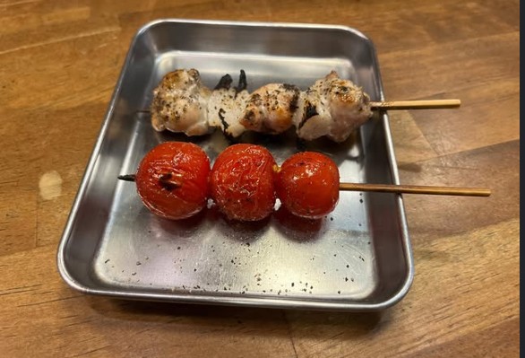 MAsUDA0611's tweet photo. ミニトマトの串焼きを食べました! キミの笑顔には夢がいっぱい詰まっていて きらきらの瞳には楽しい未来が映っていて... おいしかった☆☆
#BeautifulShape #出会ってくれてありがとう https://t.co/WYmScLb4bT