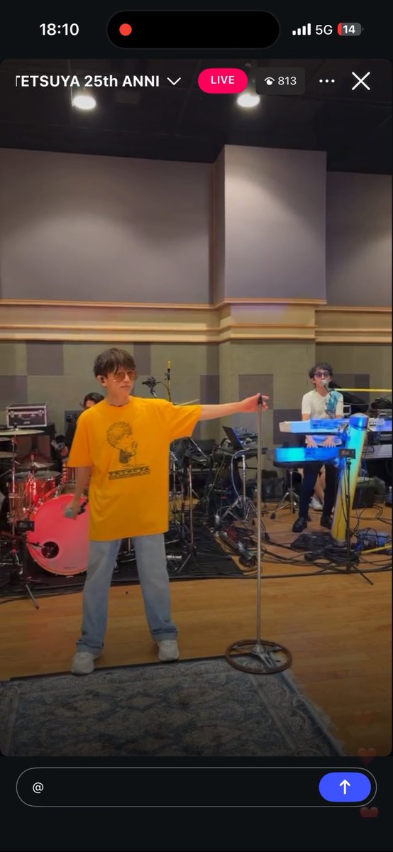 notchx_x's tweet photo. TETSUYAさん🌟インスタライヴ
ありがとうございました！！！
TJBの皆さまも一緒で最高でした(*^^*)💕

明後日のライヴ＆リハーサル
楽しみにしています🎙️🎸🍌👑✨

(Tシャツは見送る予定だったけど欲しくなってきた。。。😇笑)

#TETSUYA
#25thANNIVERSARYLIVE https://t.co/xWJJI6xn3d