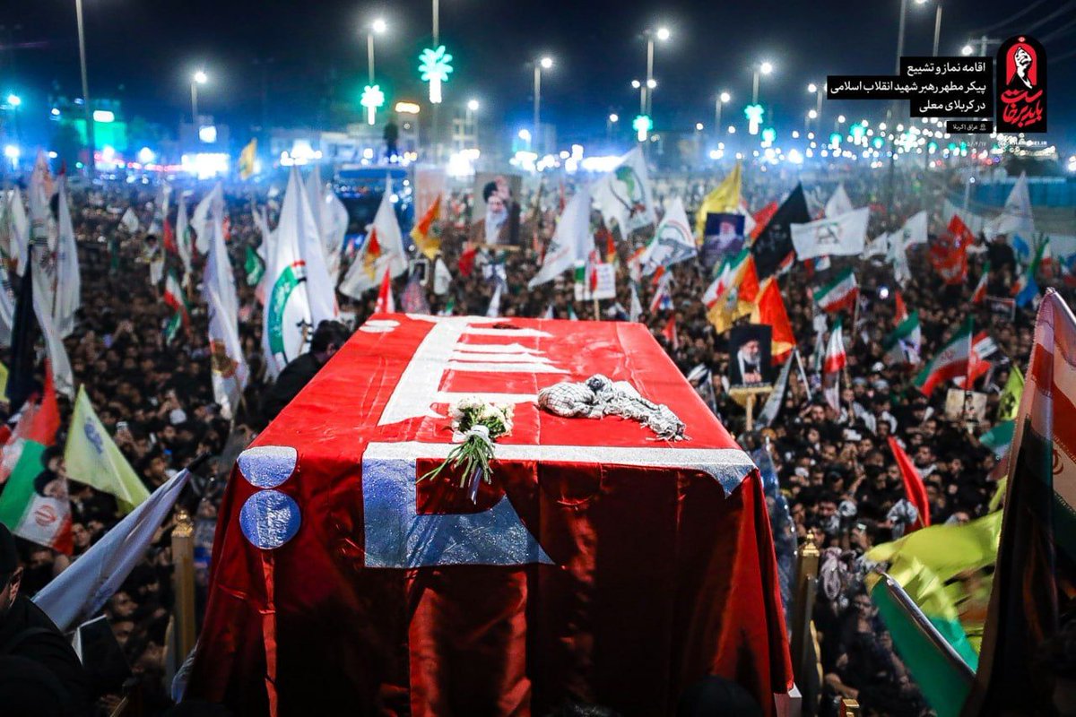 12mahdi313's tweet photo. آنکه خدا دوستش بدارد، 
عاقبتش همین می‌شود، 
علمدار می‌شود، 
میدان‌دار می‌شود، 
عزیز می‌شود،
 عاقبت هم شهید می‌شود. 
#باید_برخاست 
#منادی_بعثت https://t.co/GRsGkkHgHP