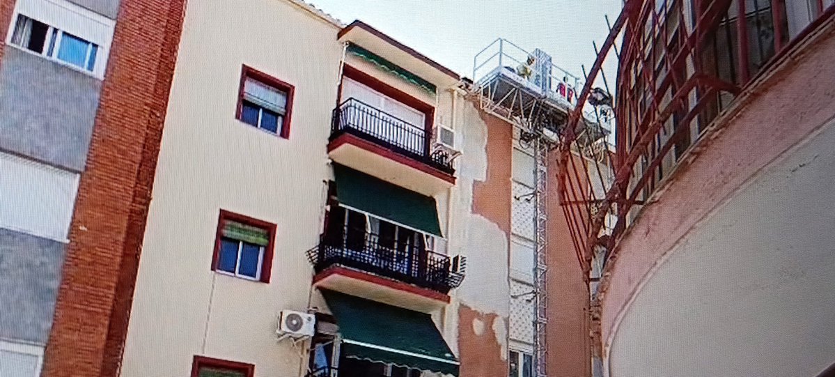 CCOOHabitat_Ja's tweet photo. GRUPO INFANTE denunciada a @ITSS_INSPECCION por probable incumplimiento en las medidas de seguridad en la obra👷‍♂️🏗
🚫Sin casco, sin arnés, sin linea de vida, fuera de horario...etc
@acpjaen
#ExigePrevención⚠️
@CCOO_Habitat 
@CCOOHabitat_AN
@Joseccooand 
@agenciaefe
@europapress https://t.co/BhVbBXkWSh