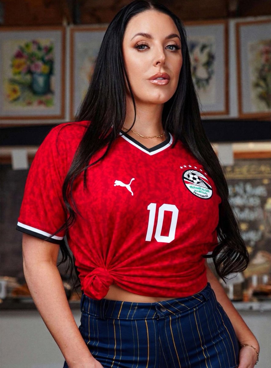 Lib_private's tweet photo. Angela White https://t.co/fOUw7BLZ8K