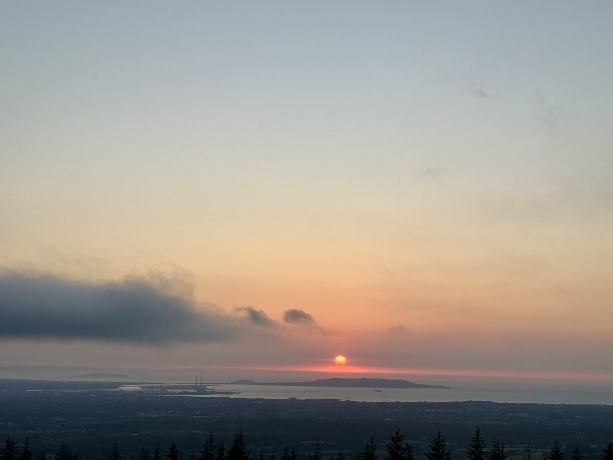 SavetheHellfire's tweet photo. The big picture #Dubln #Sunrise #ThePhotoHour #Hellfire https://t.co/60IvxNB8Zq