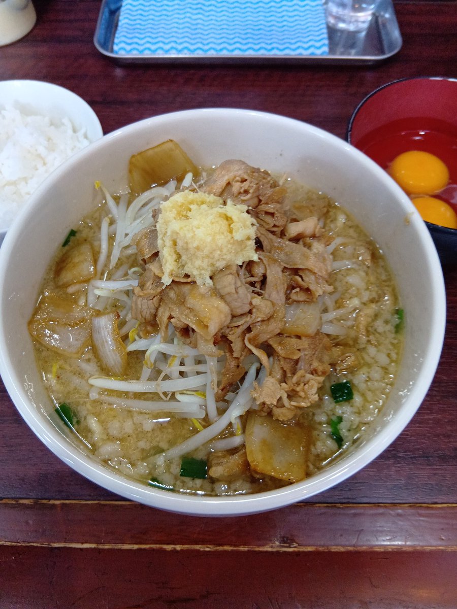 bueru's tweet photo. らーめんたきびで晩飯。みそらーめん白味噌変更です。胡麻みそ担々麺終わっちゃってた〜、また次の機会を待ちますかね https://t.co/VZqlj5B8nX