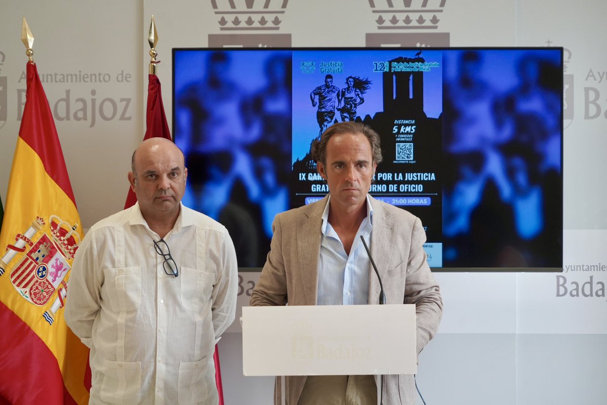 aytodebadajoz's tweet photo. 👟⚖️ El próximo 17 de julio se celebra la IX Carrera Popular por la Justicia Gratuita y el Turno de Oficio con salida a las 21:00 desde Puerta de Palmas.

➡️ El concejal delegado de Deportes, Juan Parejo, ha participado en la rueda de prensa de presentación organizada por el #ICABA. 

📝 Las inscripciones ya pueden realizarse.

📹 Rueda de prensa completa en Badajoz Online. 
https://t.co/iee5YBe10W