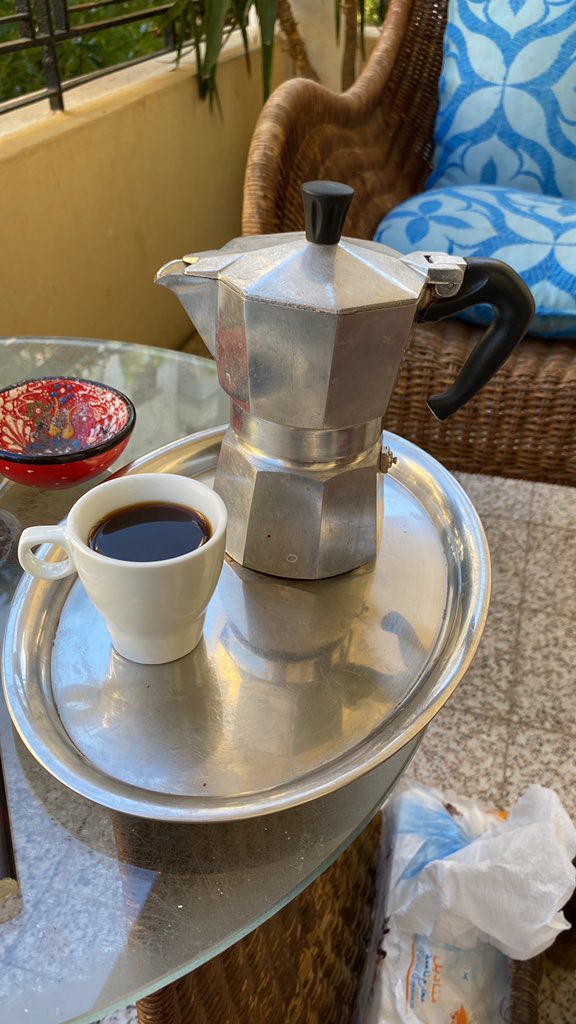 Ulf_at's tweet photo. صباح الخير للقهوة وريحتها وطعمتها وكل شي بيقربها 🥰 https://t.co/BtMJHB3hur