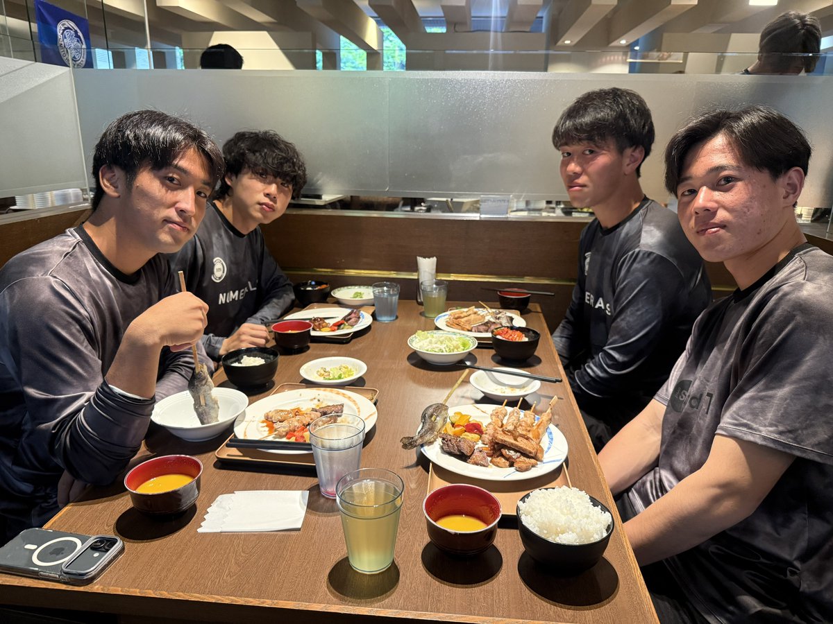 hollyhock_staff's tweet photo. 🥬#202627嬬恋キャンプ🥬

晩ごはんTIME🍴
嬬恋キャンプも後半戦🔥
晩ごはんもあと1日だけとなりました❗️

#水戸ホーリーホック https://t.co/4lUCHyiZVN