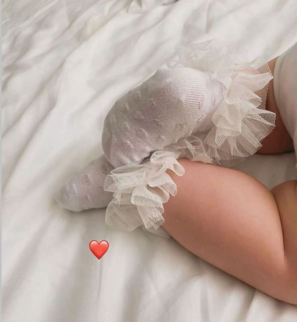 _littlecherubs's tweet photo. lace feets https://t.co/ysKbHth2bV