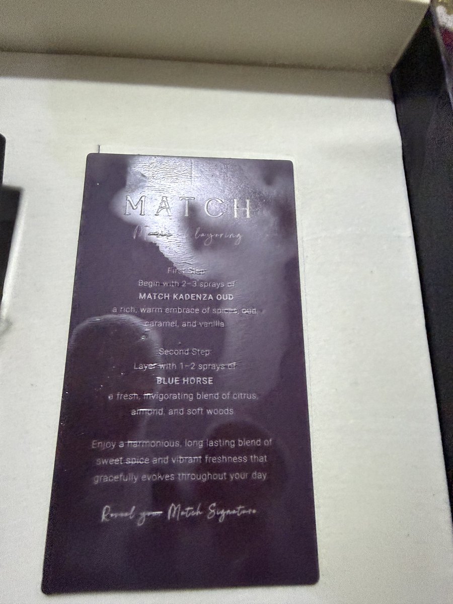 abusami05000's tweet photo. @MatchPerfumeSA مرحباً خدمة عملاء ماتش،
لقد استلمت طلبي اليوم ورقم الطلب هو: 270605465 للأسف وجدت عطر [ عطر  blue horse] فارغاً تماماً بسبب تسربه بالكامل أثناء الشحن، وتوجد بقع عطرية واضحة على الكرتون والتغليف الداخلي.لقد أرفقت لكم صور البقع والزجاجة فور فتح الشحنة لإثبات الحالة https://t.co/g4vx87HcUw