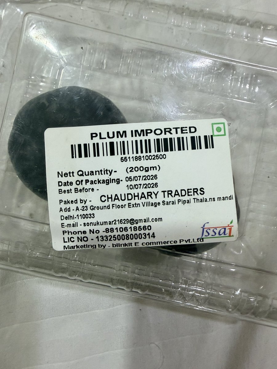 asksurjeet's tweet photo. Hey @letsblinkit @blinkitcares , extremely disappointed with the quality of my recent order (Order ID: 
ORD56570212656). The "Imported Plums" I received are completely rotten and mushy on the inside, despite still being within their 'Best Before' date (July 10).

Please look into this and resolve it ASAP. Attaching pictures and video for reference. 👇

#Blinkit #BadQuality #CustomerExperience #FoodSafety