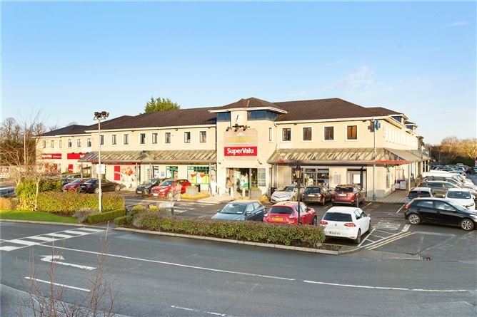TheFlareNews's tweet photo. WOMAN ALLEGEDLY LOCKED IN TOILET IN KILDARE SHOPPING CENTRE BY FOREIGN MAN WHO WANTED TO HAVE SEX WITH HER:

The incident allegedly took place on 18th January 2024 in the Glenroyal Shopping Centre in Maynooth.

The woman was followed into the toilet by the man in his 30s after he called her “beautiful” as she walked past him.

When she was in the cubicle, she heard someone come into the bathroom and ask in broken English “is there toilet papper”.

After she came out of the cubicle, he rolled his tongue, wriggled his finger, pointed at a sink and said “you and me.” The bathroom door had also been locked.

She said “no” five times and thought he “wanted a sexual encounter.”

The woman said the man uttered “five minutes, ten minutes” several times.

The case was adjourned and a language translator will attend the next hearing.