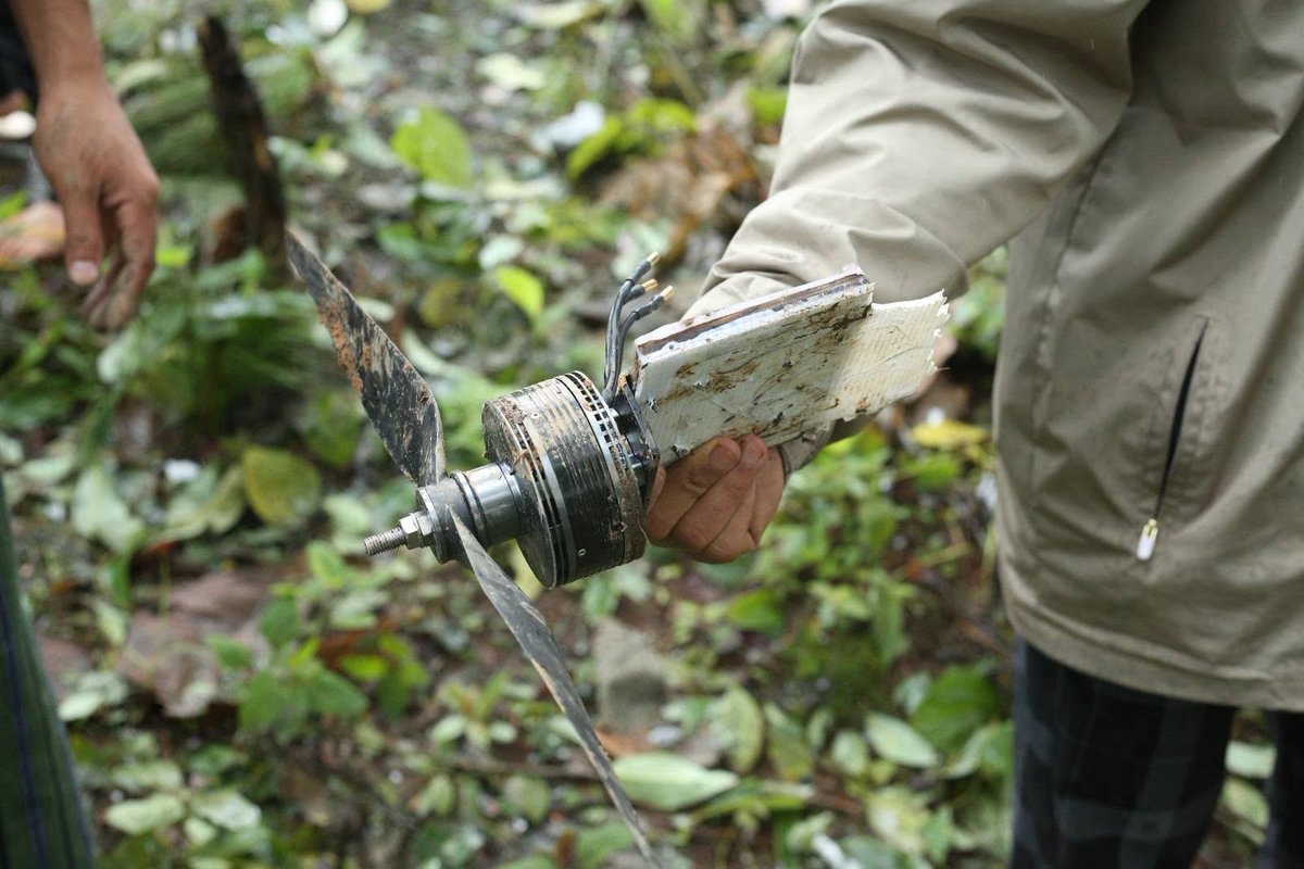 IrrawaddyNews's tweet photo. Myanmar’s junta used a suicide drone to attack a camp for internally displaced persons in Demoso Township, Karenni State on Wed., IDPs said. The drone struck a tree and exploded near the camp, causing panic. The camp is over 30 km from any combat zone. #WhatsHappeningInMyanmar https://t.co/f4JfFUdkHm