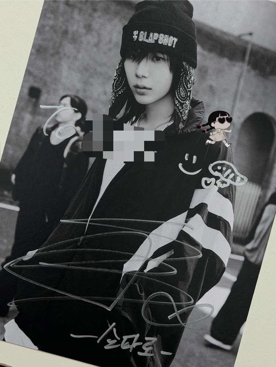 leanyidesu's tweet photo. 아니 영통할 때 뒤에 키리미 인형 있었는데 타로가 키리미를 그려놧어ㅜㅜㅜㅜㅜㅜㅜ 하... 커염통 와...... https://t.co/YzOl51drLW