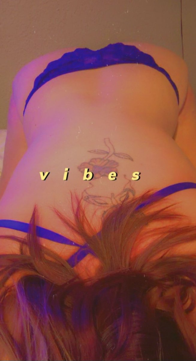 hotpixie269208's tweet photo. #Maine #nsfw #Thursday 
Hit me up for my special today! 5 pics and 5 vids for 50!!!!!! Cashapp and venmo accepted! 💋❤️🌶 https://t.co/oDGTs6KBtt