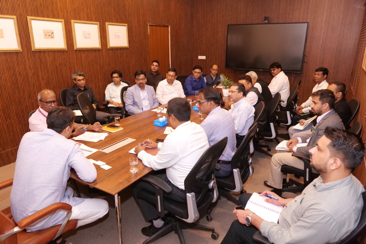 Office_ChJayant's tweet photo. Hon’ble Minister of State (I/C) for Skill Development & Entrepreneurship and Minister of State for Education, Shri Jayant Chaudhary, met representatives of the Indian Sugar & Bio-energy Manufacturers Association (ISMA).

The discussion focused on PM-SETU and the importance of industry participation in transforming India’s ITI ecosystem. Industry-led partnerships will play a key role in strengthening training infrastructure, aligning curricula with workplace needs and preparing young people for future opportunities.

Building stronger linkages between industry and skilling institutions remains central to creating a future-ready workforce.

#SkillIndia #PMSETU #ITI