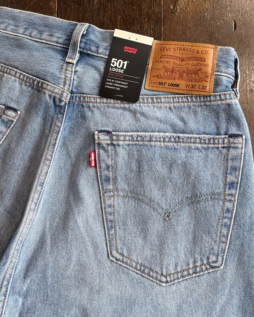Reggieshop's tweet photo. 《本日の入荷情報》
#LEVIS より、568ルーズストレートとLOOSEタイプの501のライトインディゴカラーが入荷しました✌️どれも程よくゆったりとしているので履きやすいのも魅力🌈
▼ 当店の #リーバイス の商品はこちら
https://t.co/JjS7XuFBsH

▼LVC も取り扱ってます
https://t.co/k5MLgsA1YP
#reggie https://t.co/XGkK7XlkfO