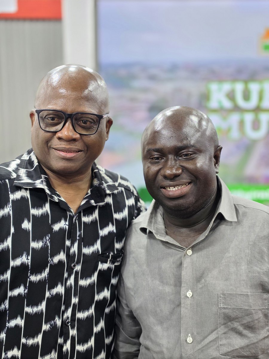 nhyira1045fm's tweet photo. Two Leaders, One Frame: Multimedia Kumasi General Manager & Paul Yandoh.
#NhyiraFM
#NhyiraKuroYiMuNsem
#LikeCommentShare https://t.co/YTiDr3ZuWR