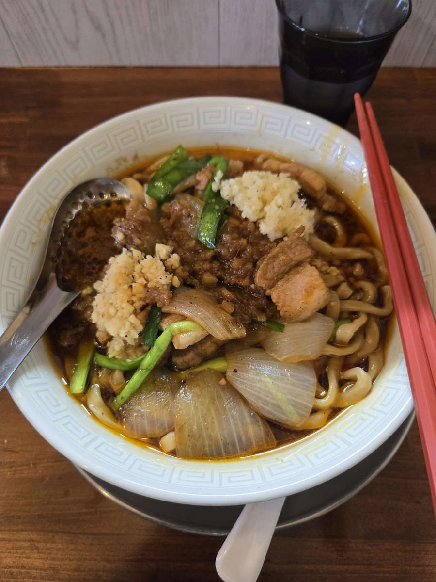 gambleizon777's tweet photo. MARU喜@辻堂
いわゆるスタ満系、スタ満そば。このエリアで食べられるのは恐��くここだけかと。辛そうに見えて辛くない。具がゴロゴロ入っていて米が良く合う。オススメです。
#スタ満
#スタ満そば
#ラーメン
#辻堂
#茅ケ崎
#藤沢 https://t.co/PnODkxTopK