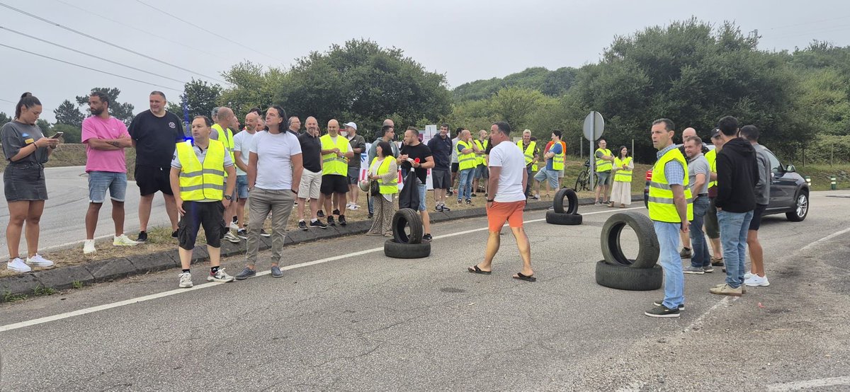 somafitagugt's tweet photo. El SOMA-FITAG-UGT, junto a la plantilla de CORTEVA: frente al cierre y los despidos, unidad, movilización y lucha. Con beneficios millonarios, este ERE no tiene justificación.
✊ #NoAlERECorteva
@somafitagugt 
@UGT_FICA 
@UGT_Comunica https://t.co/8EvLj3deTb