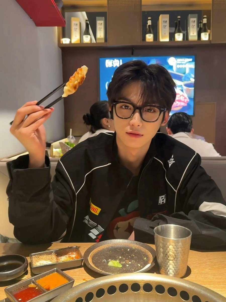 cakecakezzzz's tweet photo. 난이때가제일남친같아서힘들어짐 https://t.co/7AhKDlEUAa