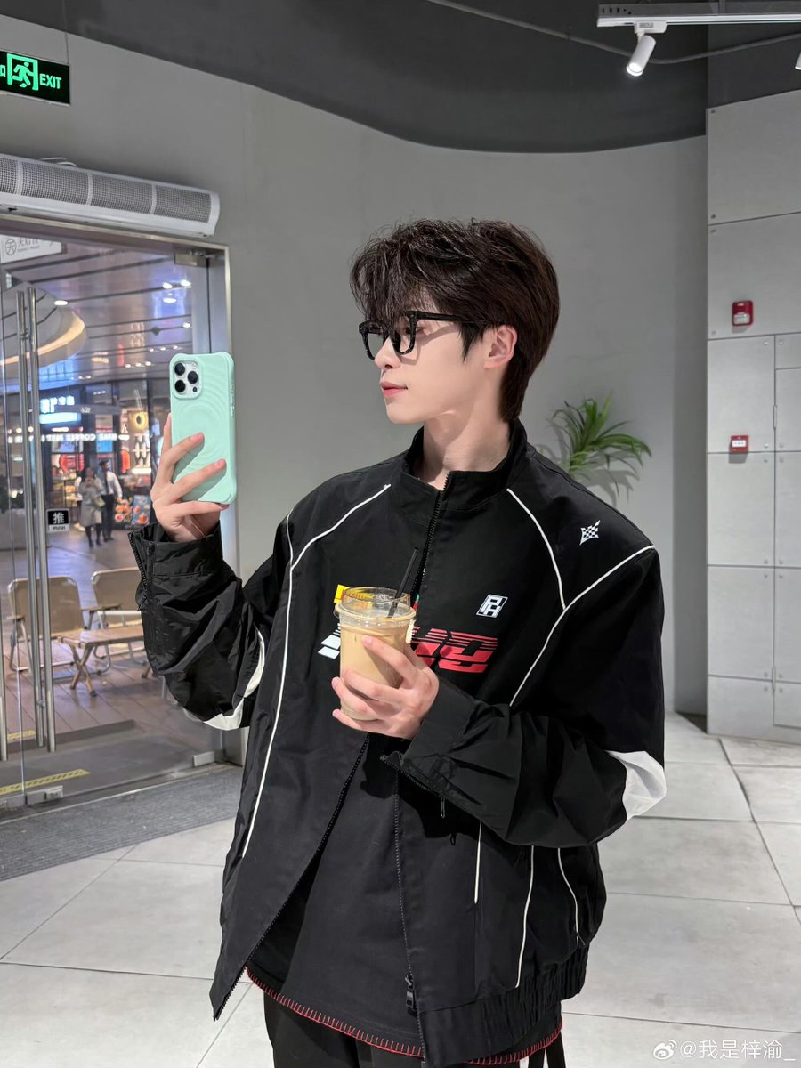 cakecakezzzz's tweet photo. 난이때가제일남친같아서힘들어짐 https://t.co/7AhKDlEUAa