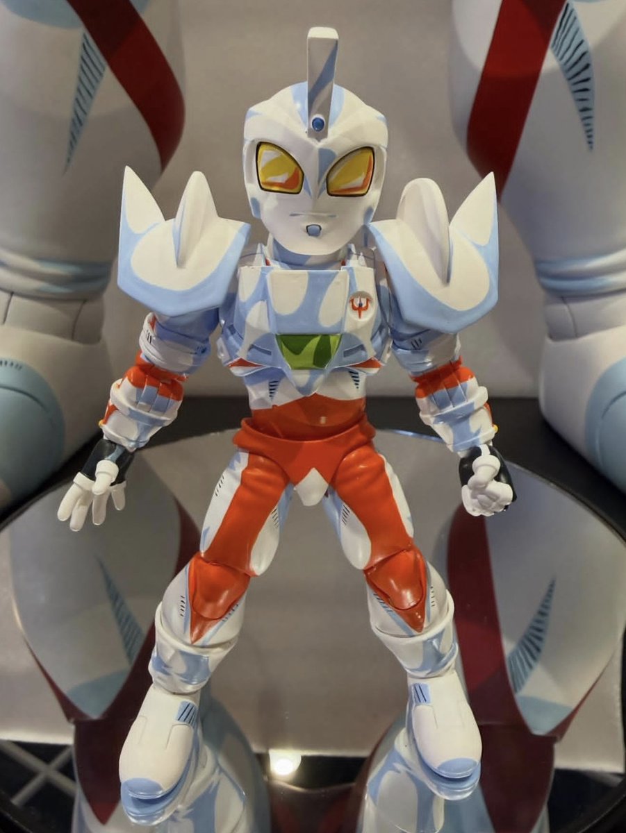 ウルトラマン超闘士激伝の漫画的な表現をフィギュア化していて面白いで