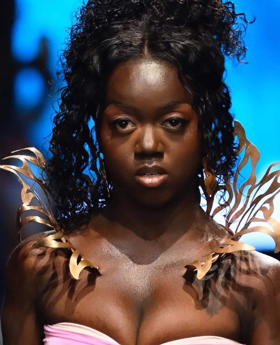 freakoutsideofx's tweet photo. Tamera  McLaughlin  the first little woman to walk Miami swim week . 💕 🥰🖤 https://t.co/Mdd5JXDaIl