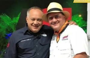 homeroboscan's tweet photo. Al "Mocho" José David Cabello lo manda Delcy, por orden de Estados Unidos, al "matadero" en Pequiven...De esa manera, Washington asesta doble golpe a Diosdado Cabello...Le corta el financimiento que le llegaba del Seniat y le expone, junto a su hermano, a una acción que ya la DEA está llevando a cabo en Pequiven por supuesto suministro de grandes cantidades de material químico (úrea) al Cartel de los soles para el procesamiento de cocaína...JoséDavid Cabello quedará ahora en medio de la vorágine narco que poco a poco va envolviendo a Diosdado...Los Cabello han cometido muchos desmanes, pero Estados Unidos siempre les ha tenido en la mira por lo que considera su Talón de Aquiles...el narcotráfico.