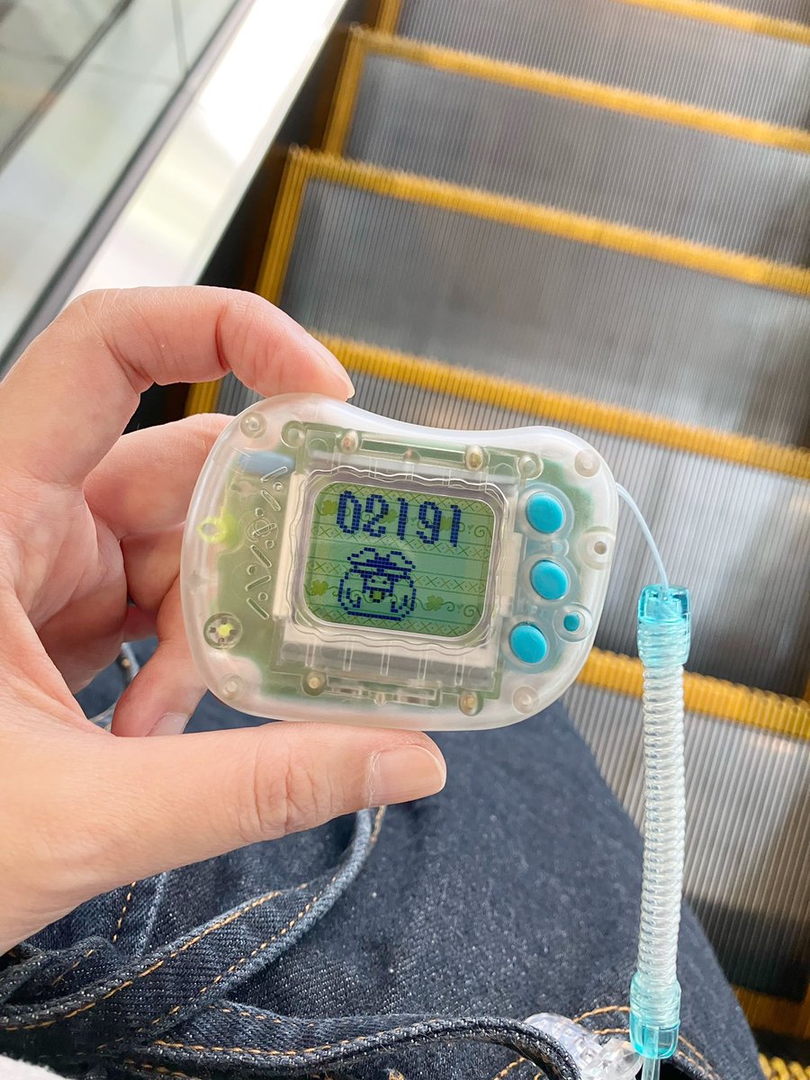 01tdmi's tweet photo. 数日ノルマ達成してなかったら
デカい丸い豚の泥棒みたいなのになってしまって悲しい https://t.co/T9In7MQNWm