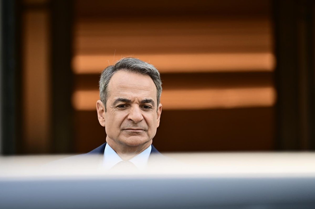RXRqdEgogik2Z9P's tweet photo. Πρωτοφανές ευρωπαϊκό ρεζίλι και μια τεράστια επικοινωνιακή απάτη γύρω από το Ταμείο Ανάκαμψης. 

Η έκθεση-καταπέλτης των Ευρωπαίων ελεγκτών ξεσκεπάζει τη σκανδαλώδη διαχείριση των κονδυλίων, αποδεικνύοντας ότι δισεκατομμύρια ευρώ σπαταλήθηκαν σε αναποτελεσματικά, επιφανειακά μπαλώματα τύπου «Εξοικονομώ». Η κυβερνητική πολιτική για την πράσινη μετάβαση χαρακτηρίζεται ως απόλυτη αποτυχία, καθώς τα χρήματα των πολιτών διο��ετεύθηκαν σε έργα βιτρίνας χωρίς κανένα ουσιαστικό περιβαλλοντικό ή οικονομικό όφελος για την κοινωνία!!!

Δεν πιστεύω να εκπλήσσεστε;