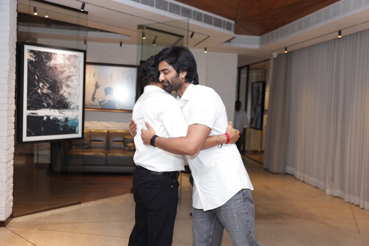 Atharvaamurali's tweet photo. It was an honour and truly a pleasure meeting the Hon’ble Chief Minister of Tamil Nadu. To me, he’ll always be our very own Vijay Anna.

To receive his love and blessings right before the BIG DAY means the world to me. Thank you, Anna. 🤍

A special thank you to @Jagadishbliss for making this happen.

Truly humbled. Filled with gratitude. Feeling incredibly positive. 💫