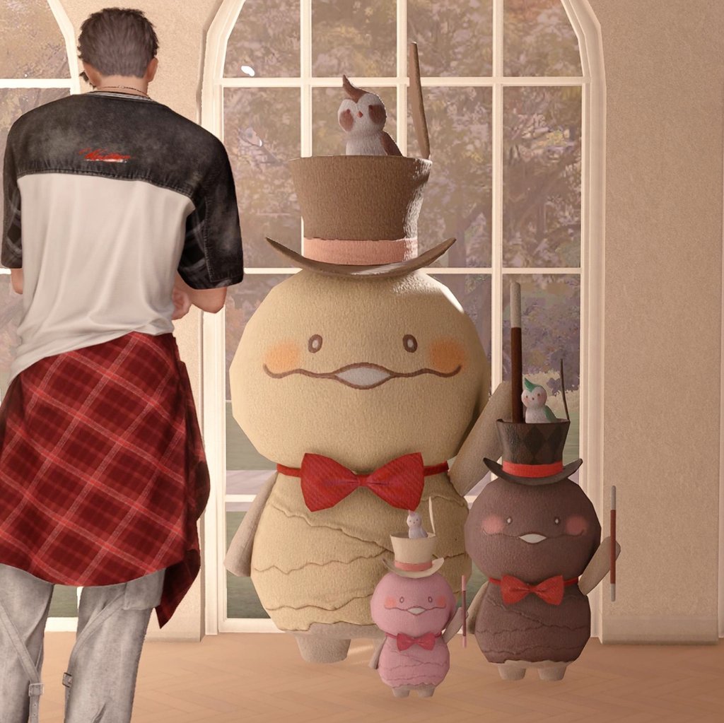 obm_mobu's tweet photo. これはブラックハット達を眺めてるマヒル
ブラックハットちゃん達可愛い☺️
ぬいぐるみが飾れるようになって嬉しい！ https://t.co/0YmdFzeYZ1