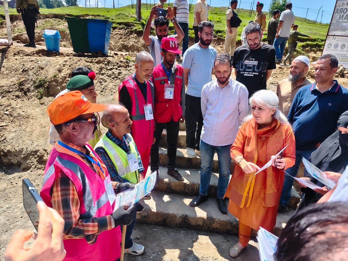 indukanwal's tweet photo. Plastic check post in Tragbal on way to Gurez established. Take back beautiful memories as well as the single use plastic(SUP)
Help us to keep Gurez worth your visit again .
@diprjk @dicbandipora @PMOIndia @swachhbharat https://t.co/gSopxUtISi