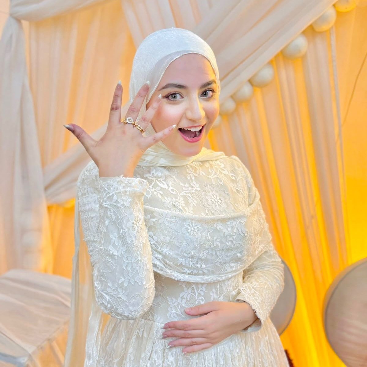 GhaidaaGamal4's tweet photo. لا تكلموني مخطوبة مخطوبة🤭💍 
#NewProfilePic https://t.co/8cJZDQXxCc
