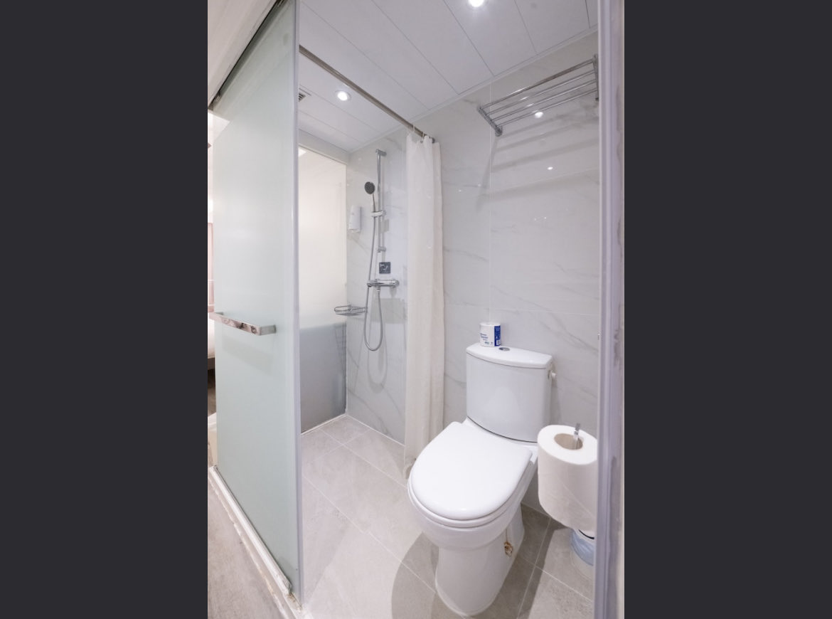 riaberry21's tweet photo. FS: HONG KONG HOTEL BOOKING FOR BTS ARIRANG TOUR 💜

🏨 Mini Hotel Causeway Bay
📅 Mar 05 -09 2027 (4nyts)
👥 2 Adults
🛏️ Twin Room

📍 Only 16 km (approximately 25 minutes by car) from Kai Tak Stadium, making it a convenient stay for the BTS ARIRANG Tour.

📩 DM me 
#BTS_ARİRANG https://t.co/KzkLsgp96W
